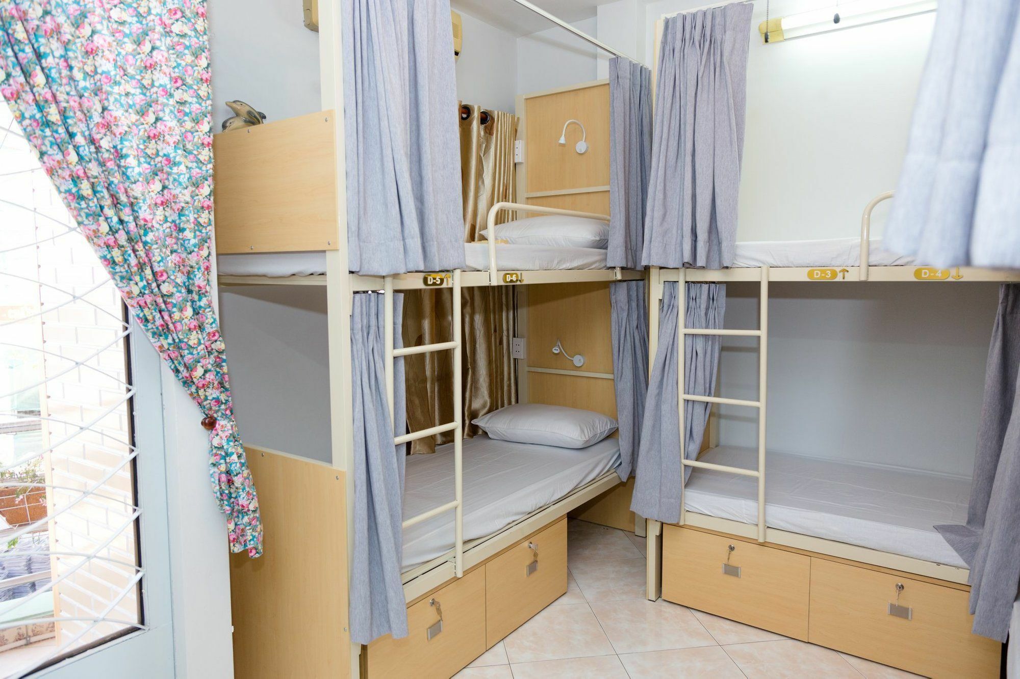 Tropical Vibes Homestay Хошимин Экстерьер фото